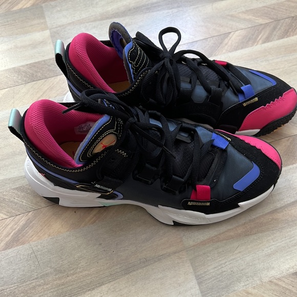 Men’s Jordan Size9.5 - Picture 2 of 4